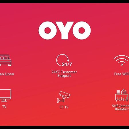 Oyo 9238 Hotel Meet Palace Naroda エクステリア 写真