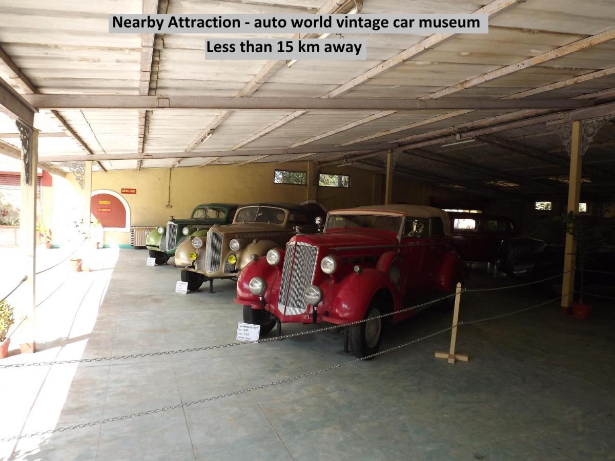 Oyo 9238 Hotel Meet Palace Naroda エクステリア 写真